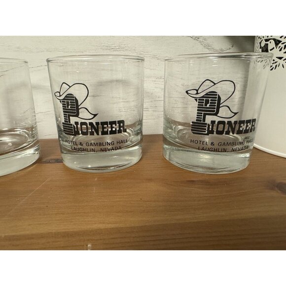 4 Vintage Pioneer Hotel & Gambling Hall Laughlin NV Glasses - Picture 3 of 3